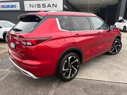 2023 Mitsubishi Outlander Exceed