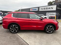 2023 Mitsubishi Outlander Exceed