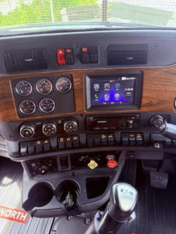 2023 Kenworth T610 SAR White