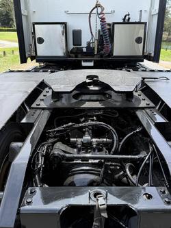 2023 Kenworth T610 SAR White