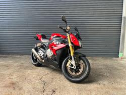2015 BMW Motorrad S 1000 R Red