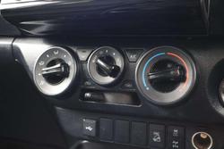 2025 Toyota Hilux SR