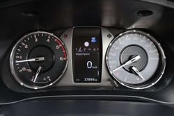 2025 Toyota Hilux SR