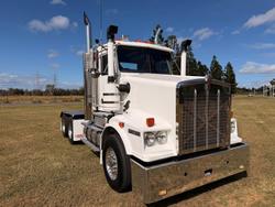 2010 Kenworth T600 Series T658 White