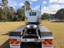 2010 Kenworth T600 Series T658 White