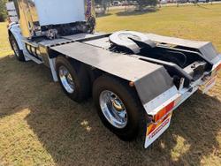 2010 Kenworth T600 Series T658 White