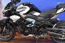 2025 Kawasaki 2025 KAWASAKI 900CC ZR900 (ZR900SSFAN) Silver