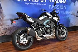 2025 Kawasaki 2025 KAWASAKI 900CC ZR900 (ZR900SSFAN) Silver