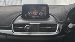 2018 Mazda 3 SP25