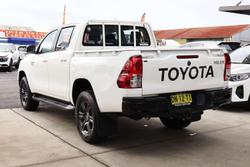 2025 Toyota Hilux SR