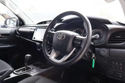 2025 Toyota Hilux SR
