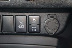 2025 Toyota Hilux SR