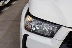 2025 Toyota Hilux SR