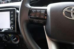 2025 Toyota Hilux SR