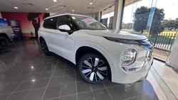 2026 Mitsubishi Outlander Exceed