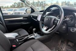 2022 Toyota Hilux SR5 Hi-Rider