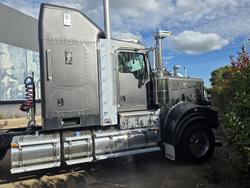 2025 Kenworth T909