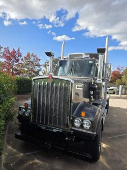 2025 Kenworth T909