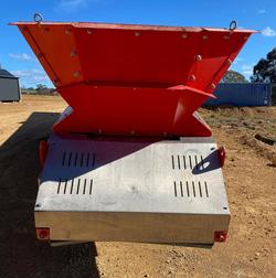 2023 Comet TC9020 Red