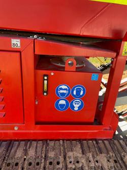 2023 Comet TC9020 Red