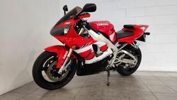2000 Yamaha YZF-R1 R1 Red