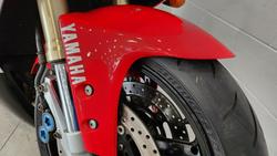 2000 Yamaha YZF-R1 R1 Red