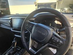 2025 Isuzu MU-X X-TERRAIN