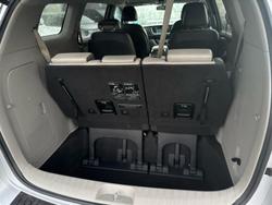 2017 Kia Carnival SLi
