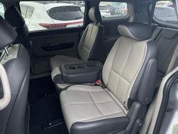 2017 Kia Carnival SLi