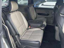 2017 Kia Carnival SLi