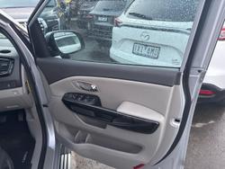 2017 Kia Carnival SLi