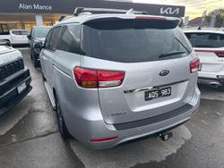 2017 Kia Carnival SLi