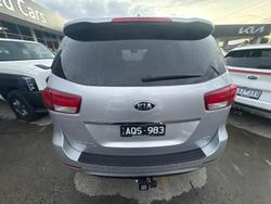 2017 Kia Carnival SLi