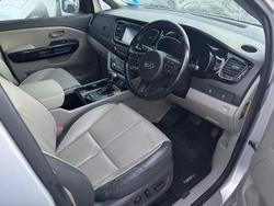 2017 Kia Carnival SLi