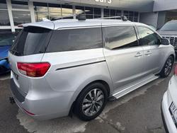 2017 Kia Carnival SLi