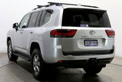 2025 Toyota Landcruiser VX
