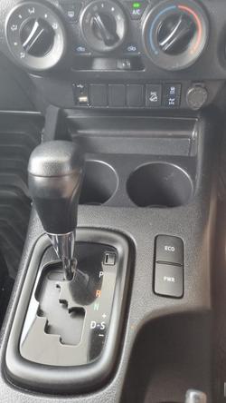 2022 Toyota Hilux SR