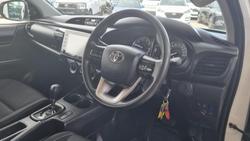 2022 Toyota Hilux SR