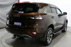 2022 Isuzu MU-X LS-T