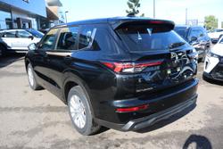 2025 Mitsubishi Outlander ES