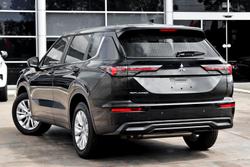 2025 Mitsubishi Outlander ES