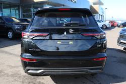 2025 Mitsubishi Outlander ES