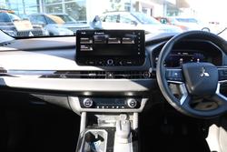 2025 Mitsubishi Outlander ES