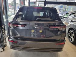 2025 Mitsubishi Outlander LS