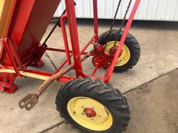 New Holland 471 Bale Loader