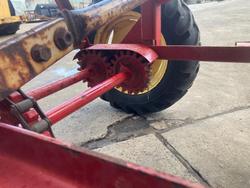 New Holland 471 Bale Loader