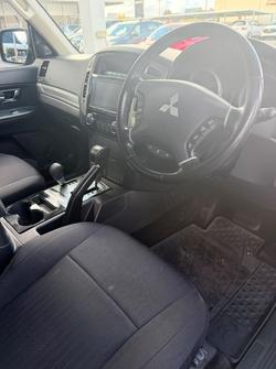 2017 Mitsubishi Pajero GLX