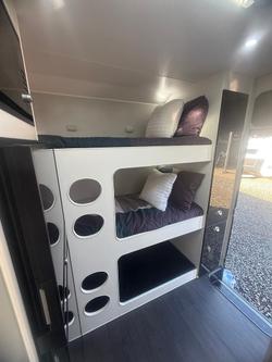 2023 Olympic Marathon Triple Bunk 18Ft (5.5M)