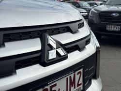 2023 Mitsubishi ASX ES