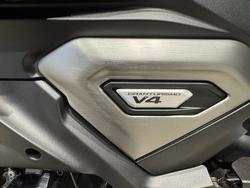 2025 Ducati DIAVEL V4 BLACK